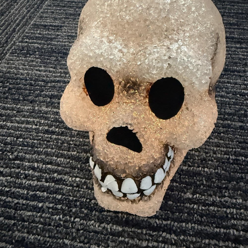 VTG Halloween Skull Light Up Melted Plastic Popcorn Blow Mold Scary Ghostly Fall